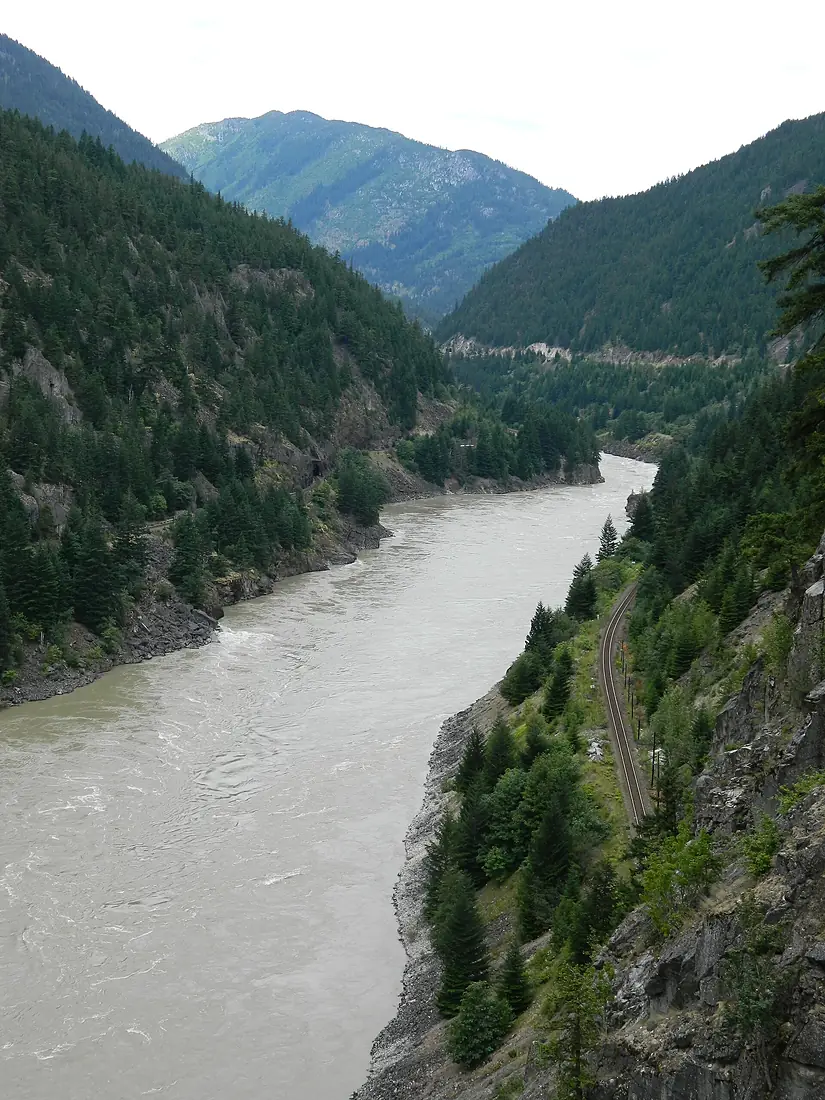 Fraser River Canyon - panoramio