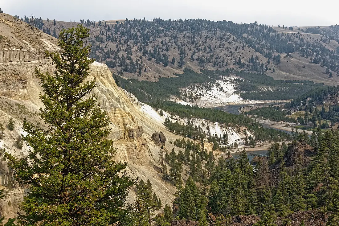 Lower Yellowstone Canyon 01