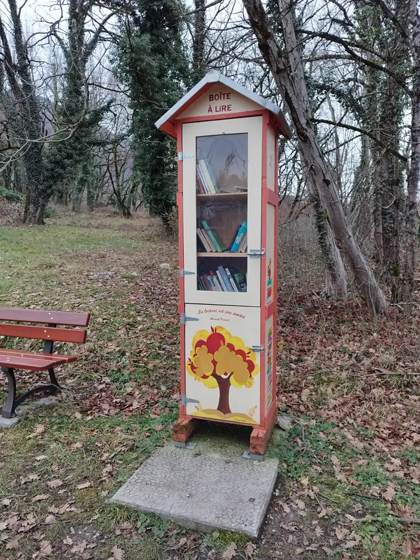 Saint-Ismier - Chemin du Grand Torrent - boîte à livres