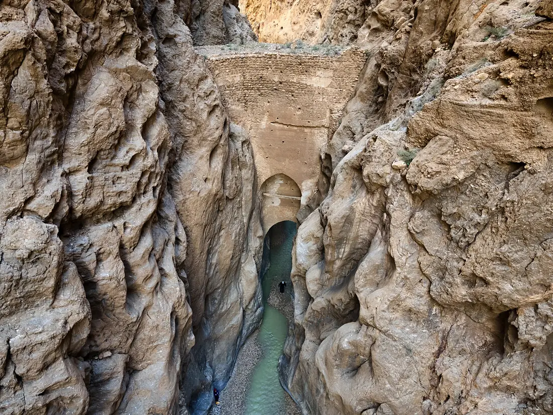 نمای از بالای سد