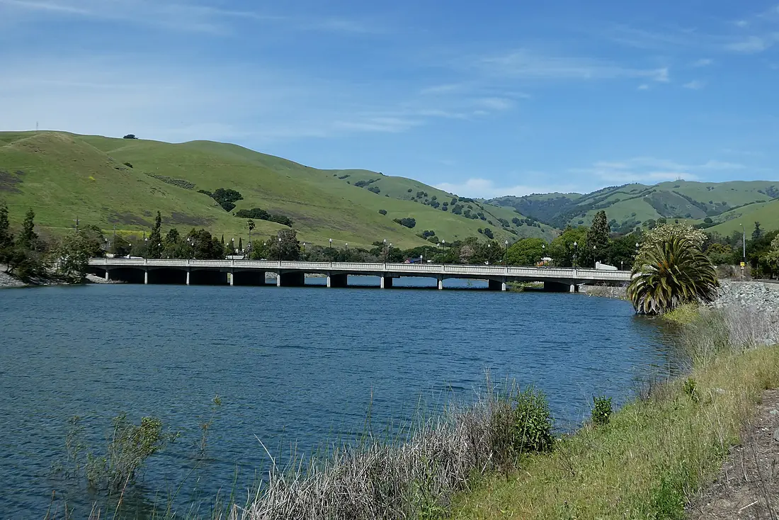Mission Boulevard bridge over Alameda Creek (2), April 2024