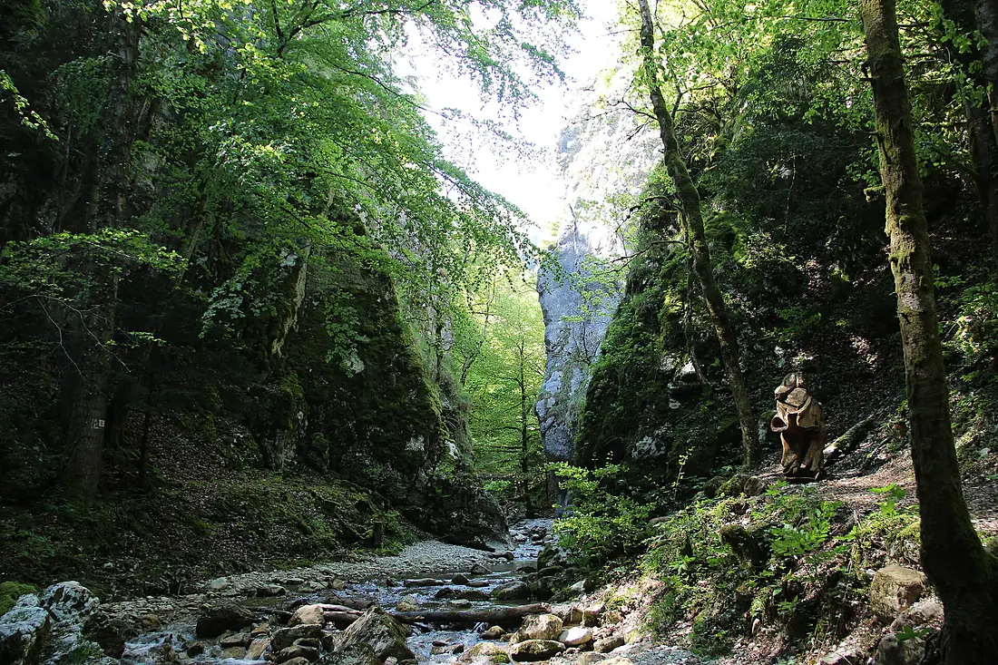 Portes Sarrazines - panoramio (1)