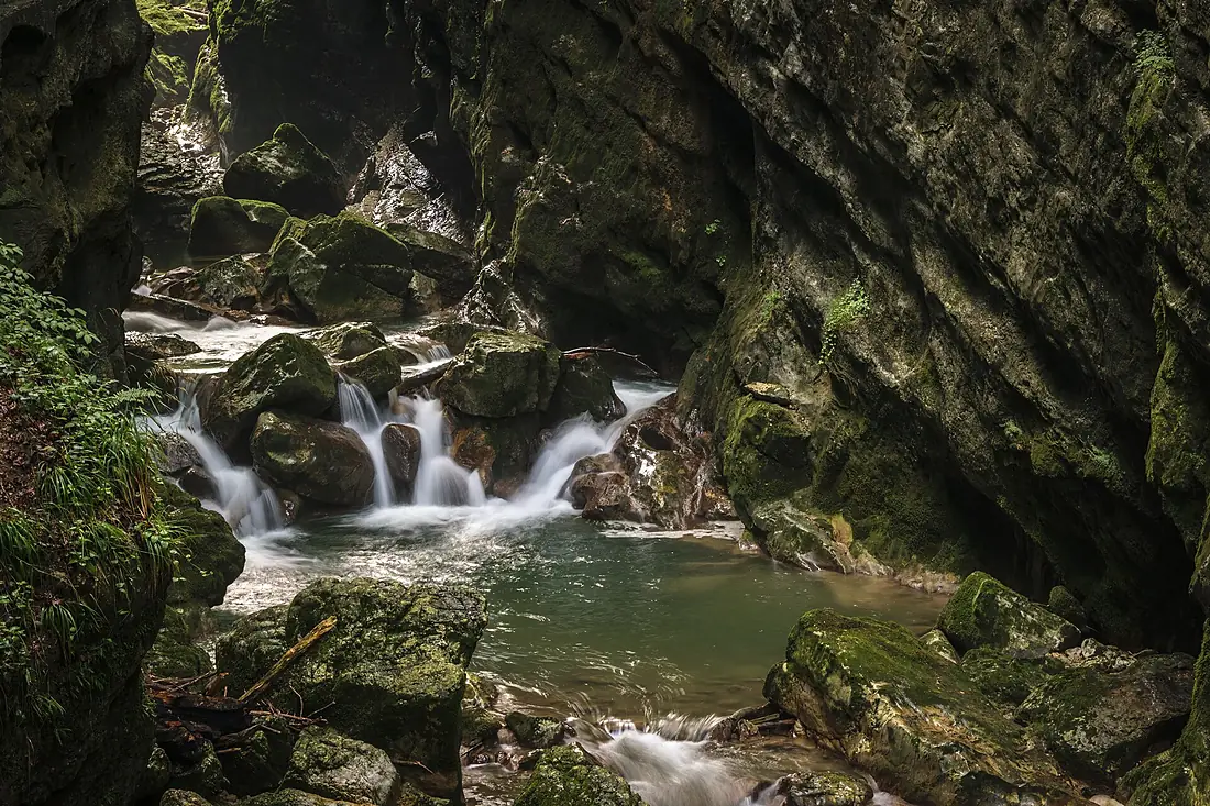 Kleiner Wasserfall im Taubenlochschlucht