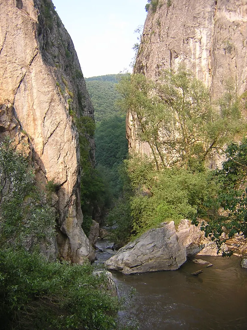 Tran Gorge 110