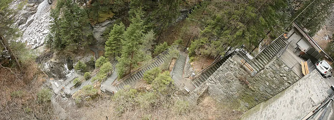 CH Viamala Gorge descent