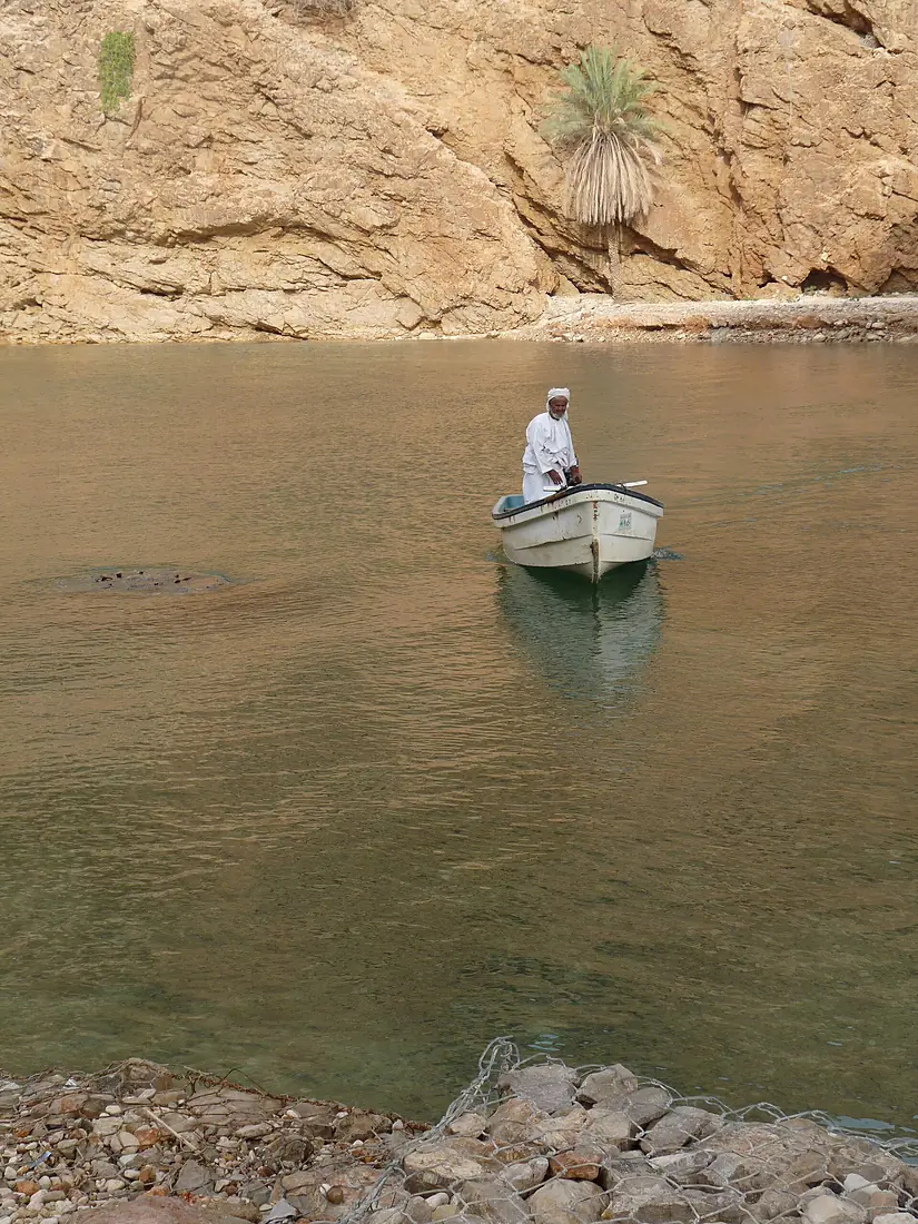 Boat-Wadi Shab
